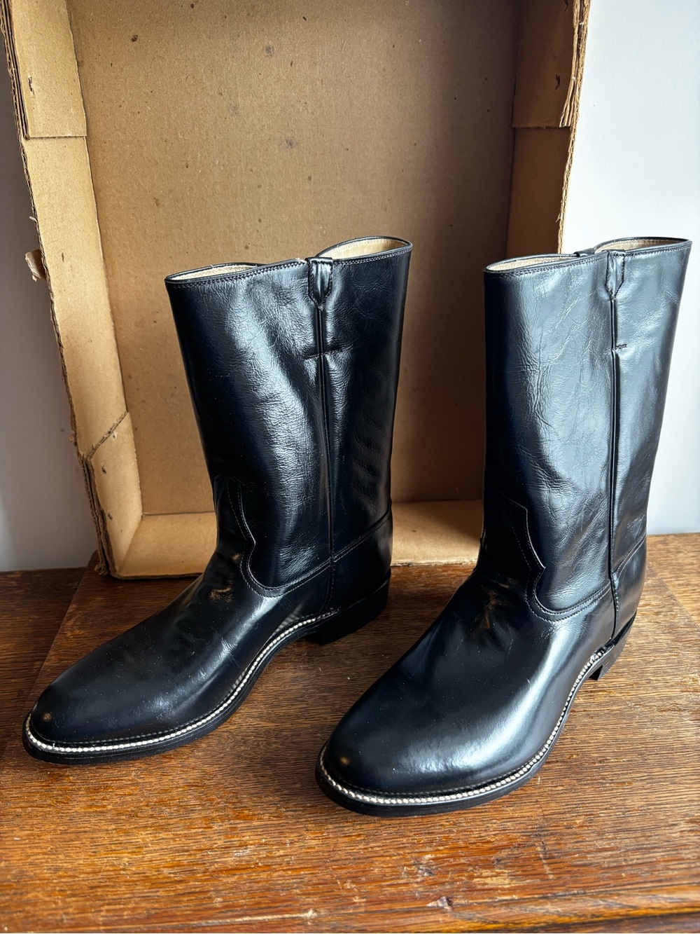 Women's 1980’s vintage, Black Leather Western Boots